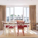 Spacious 3 Bedroom Flat With Terrace